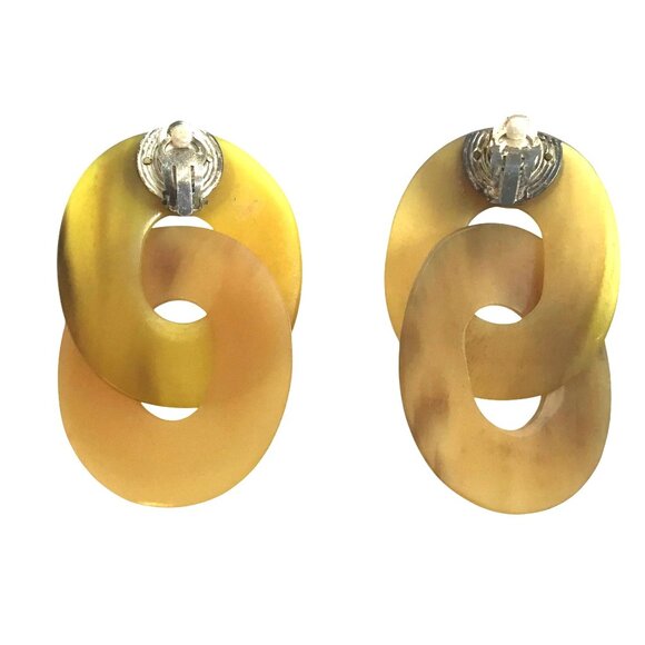 Vintage Women 1960's Yellow Amber Lucite Clip on Hoop Earrings Statement Piece - Picture 6 of 7